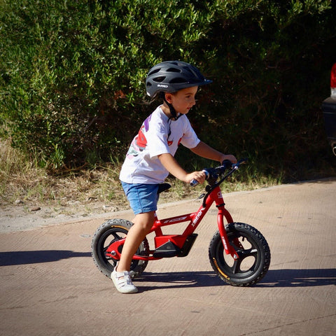 Consejos para elegir una bici eléctrica infantil de niño